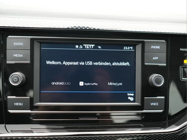 VOLKSWAGEN Polo (2023) — foto 16 van 24