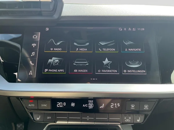 AUDI A3 Sportback (2024) — foto 3 van 21