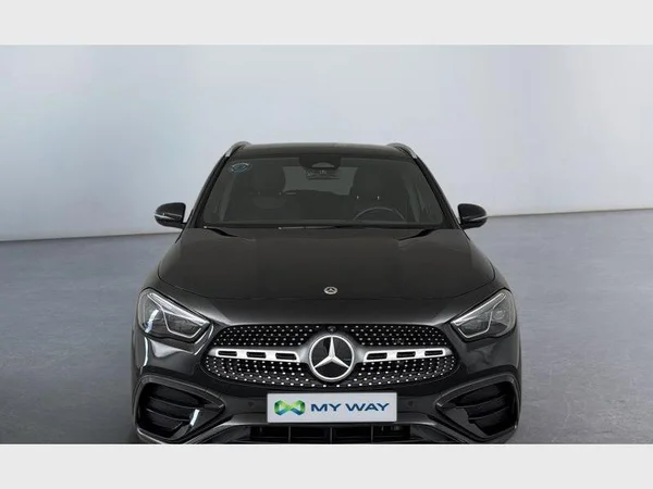 Mercedes-Benz GLA 180 (2024) — foto 8 van 15