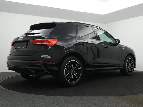 Audi Q3 (2022) — foto 2 van 24