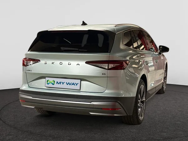 SKODA Enyaq (2024) — foto 10 van 15