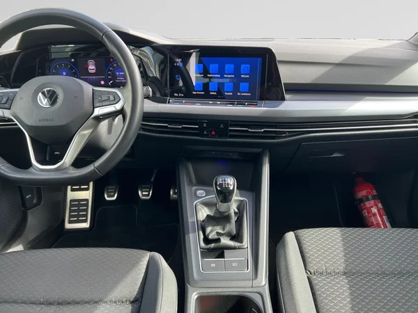 VOLKSWAGEN Golf VIII (2022) — foto 13 van 24