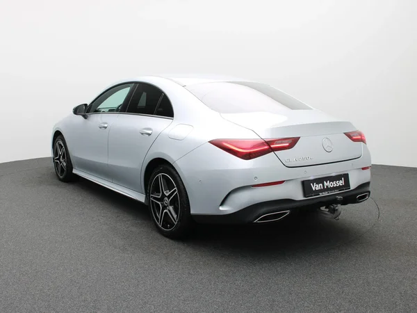 Mercedes-Benz CLA (2024) — foto 12 van 32