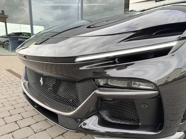 Ferrari Purosangue (2025) — foto 17 van 37
