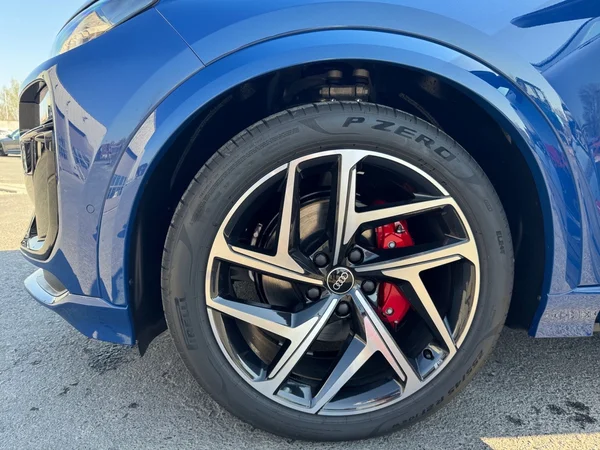 AUDI Q6 e-tron (2025) — foto 16 van 24