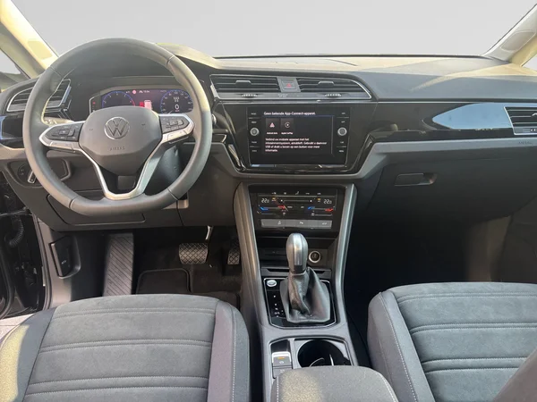 VOLKSWAGEN Touran (2026) — foto 13 van 24
