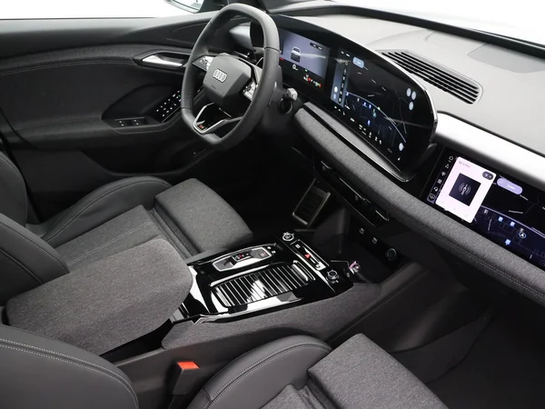 AUDI Q6 e-tron (2026) — foto 17 van 23