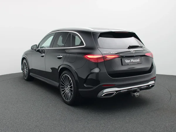 Mercedes-Benz GLC (2024) — foto 12 van 35