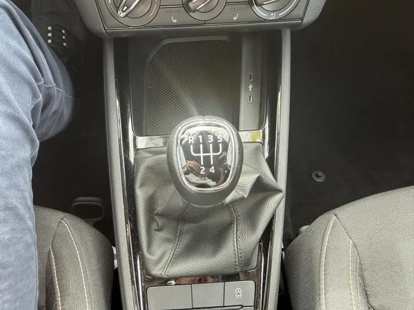 SKODA Kamiq (2023) — foto 9 van 21