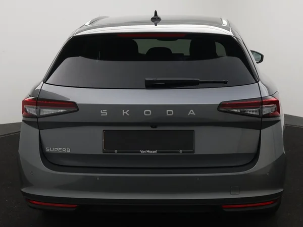 SKODA Superb Combi (2026) — foto 18 van 23