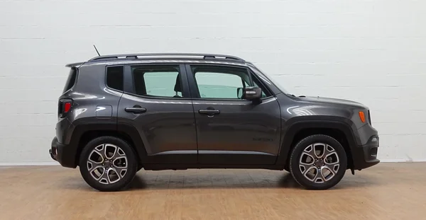 Jeep Renegade (2018) — foto 26 van 27