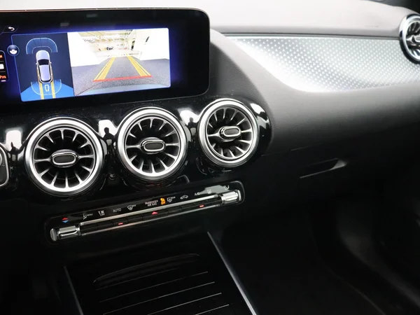 Mercedes-Benz EQA (2025) — foto 6 van 26