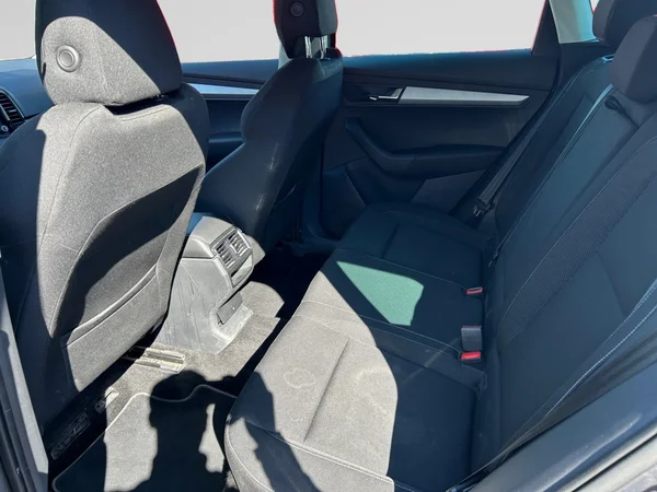 SKODA Karoq (2022) — foto 6 van 9