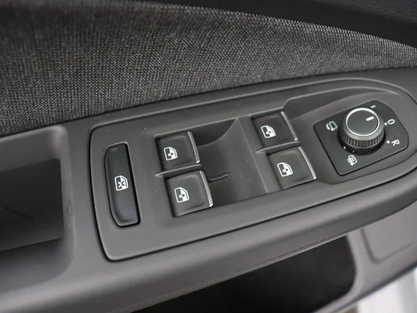 VOLKSWAGEN Golf (2024) — foto 19 van 28