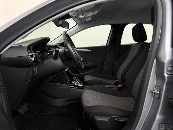 OPEL Corsa (2022) — foto 2 van 27