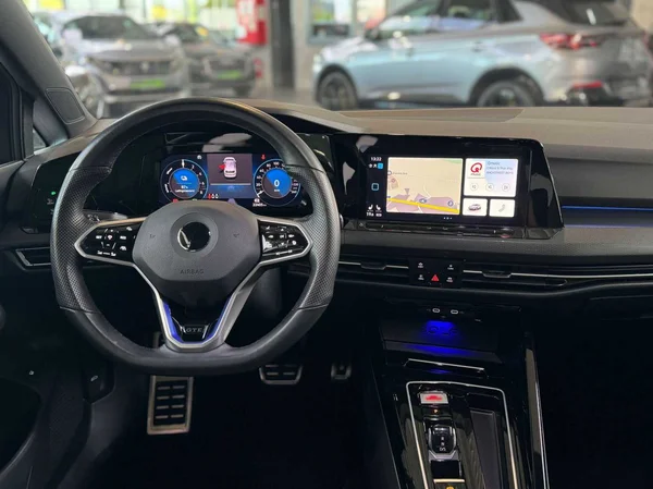 Volkswagen Golf GTE (2022) — foto 21 van 21