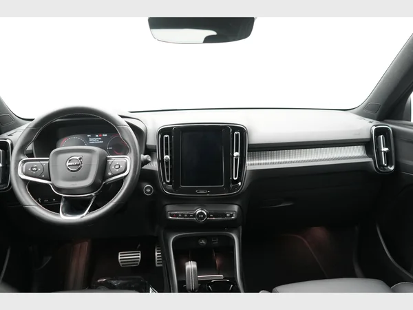 VOLVO XC40 (2021) — foto 7 van 32