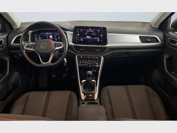 Volkswagen T-Roc (2023) — foto 23 van 23