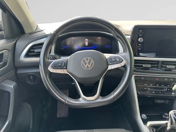 VOLKSWAGEN T-Roc (2023) — foto 4 van 17
