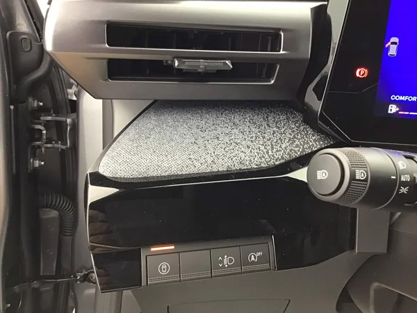 Renault Clio VI (2026) — foto 18 van 30