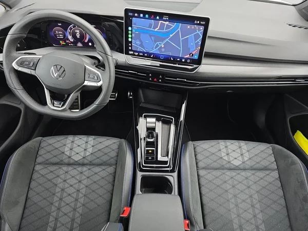 VOLKSWAGEN Golf VIII (2025) — foto 8 van 13