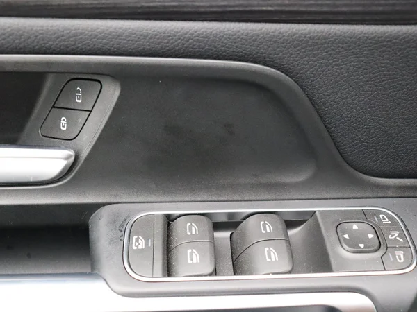 Mercedes-Benz EQB (2025) — foto 2 van 32