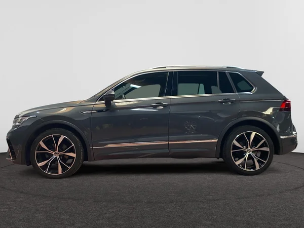 VOLKSWAGEN Tiguan (2023) — foto 10 van 17