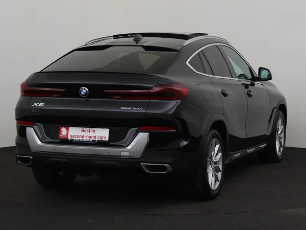 BMW X6 (2022) — foto 23 van 32