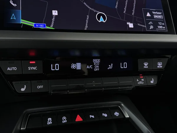 AUDI A3 Sportback (2025) — foto 8 van 18