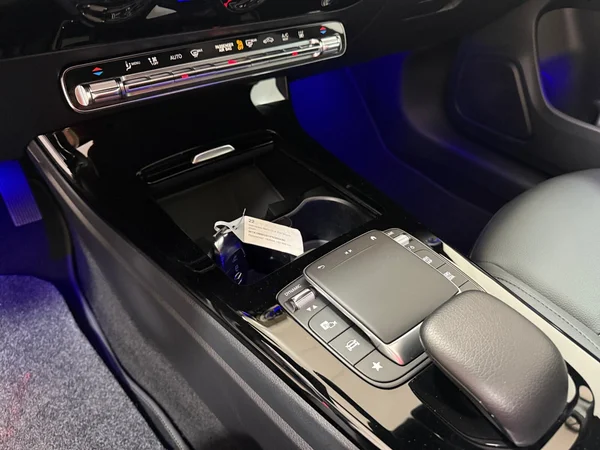 Mercedes-Benz CLA-250 (2023) — foto 9 van 31