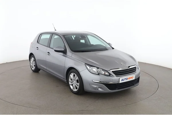 Peugeot 308 (2016) — foto 14 van 16