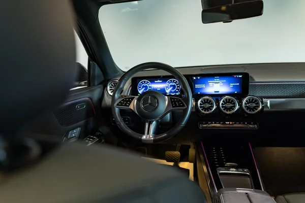 Mercedes-Benz EQB (2025) — foto 11 van 37