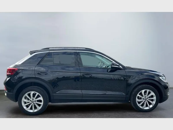 Volkswagen T-Roc (2022) — foto 26 van 29