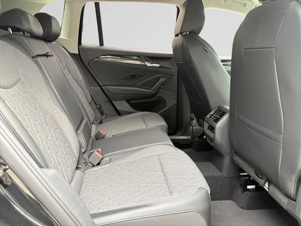 VOLKSWAGEN Tiguan (2026) — foto 11 van 24