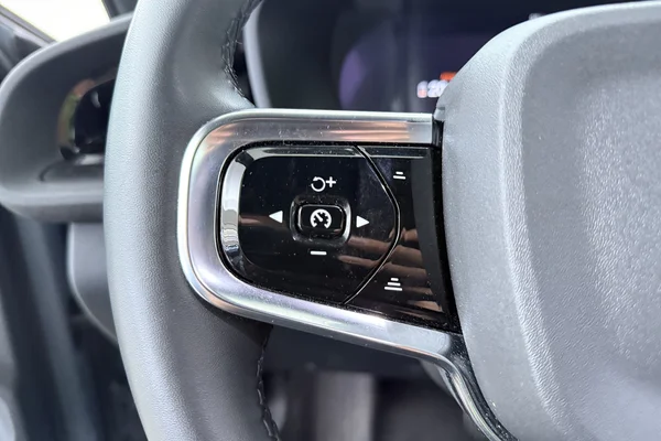 POLESTAR Polestar 2 (2023) — foto 6 van 19