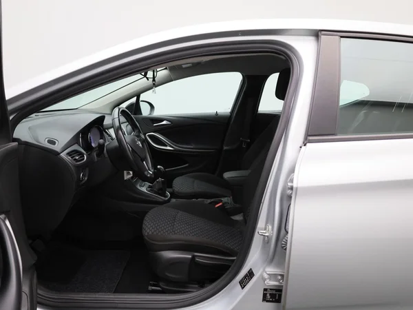 Opel Astra (2021) — foto 36 van 36