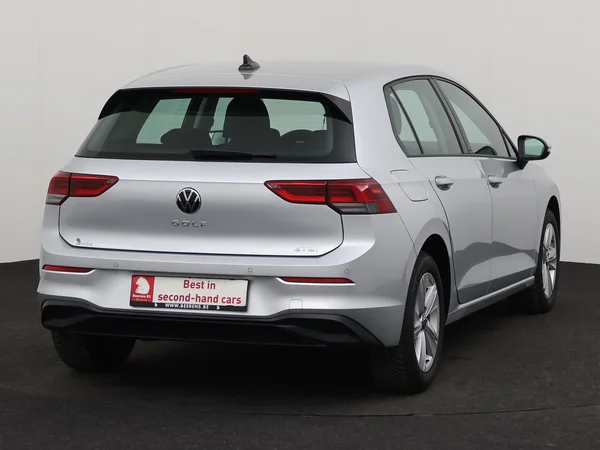 VOLKSWAGEN Golf (2024) — foto 22 van 28