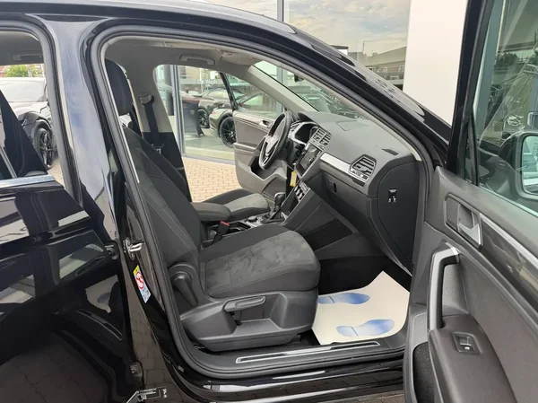 Volkswagen Tiguan (2019) — foto 10 van 24