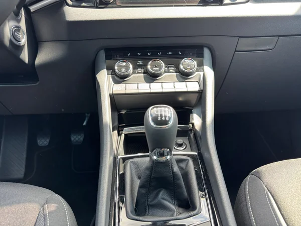 SKODA Karoq (2025) — foto 7 van 20
