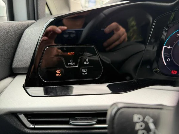 VOLKSWAGEN Golf Variant VIII Dsl (2022) — foto 6 van 29