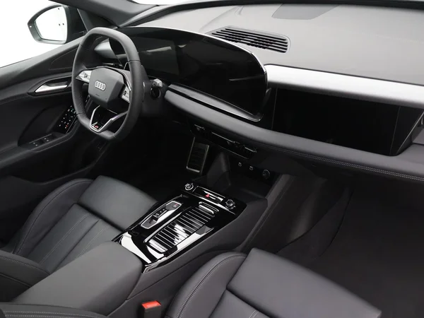 AUDI Q6 e-tron (2026) — foto 17 van 25