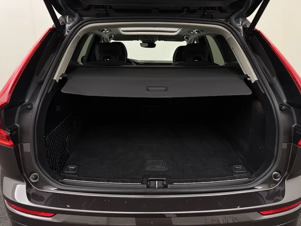VOLVO XC60 (2022) — foto 8 van 30