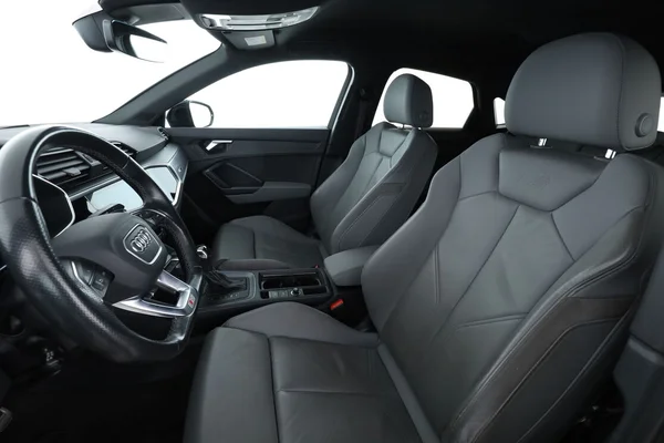 Audi Q3 (2021) — foto 16 van 16