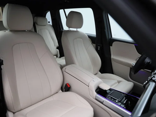 Mercedes-Benz EQB (2022) — foto 36 van 48