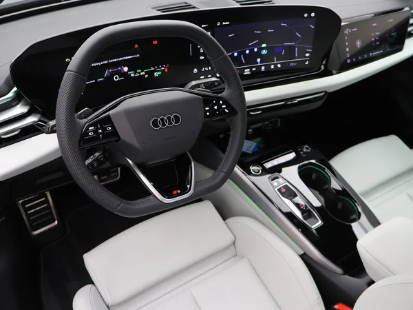 AUDI A5 Avant e-hybrid (PHEV) (2026) — foto 7 van 25