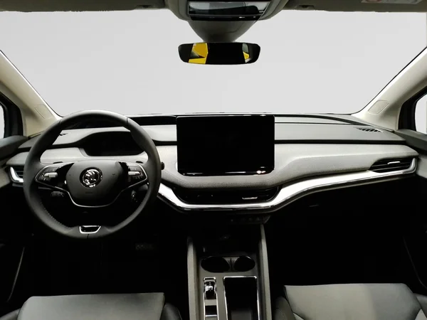 SKODA Enyaq (2024) — foto 10 van 16