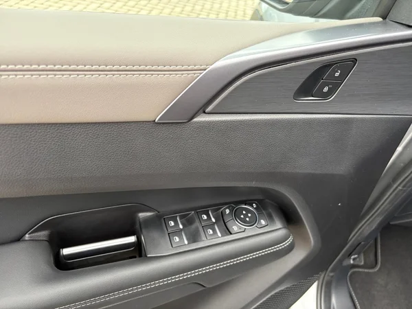 VOLKSWAGEN Amarok Double Cab Dsl (2026) — foto 2 van 24