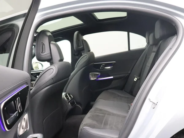 Mercedes-Benz C-Klasse (2025) — foto 9 van 25