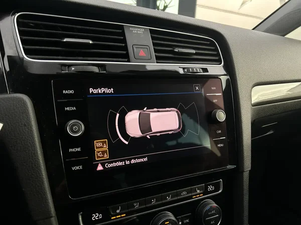 Volkswagen Golf (2019) — foto 3 van 21
