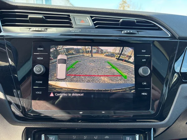 VOLKSWAGEN Touran (2019) — foto 5 van 20